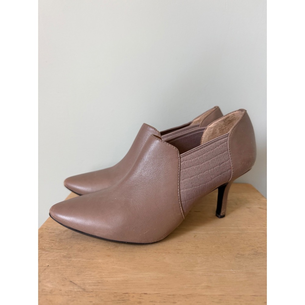Calvin Klein Janel Taupe Leather Pointed Toe Shootie Ankle Bootie Heels Size 6.5